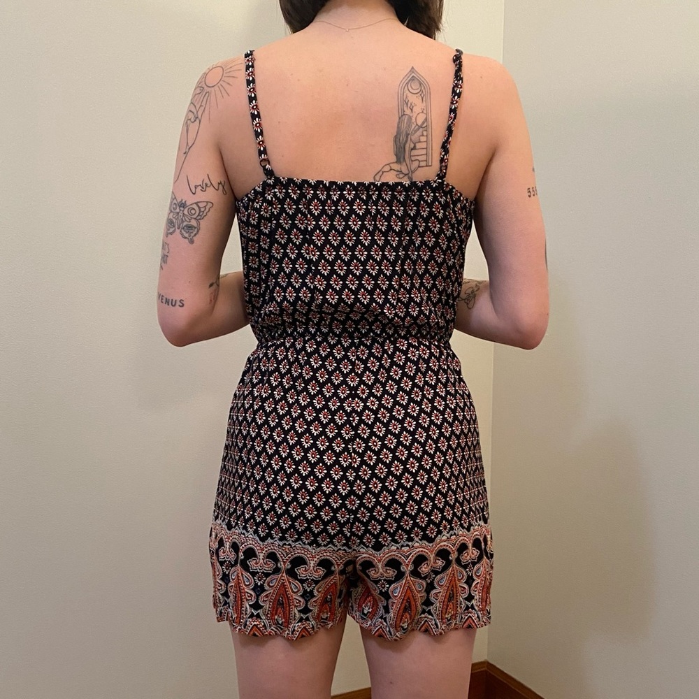 Patterned Romper - Picture 2 of 7